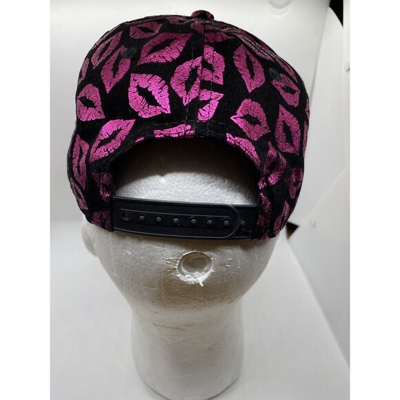 Black Hat with Pink Sexy Lips Kiss Cap Snapback - Picture 3 of 6
